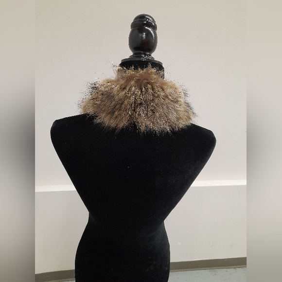 Real Fur Long Scarf - Picture 5 of 13